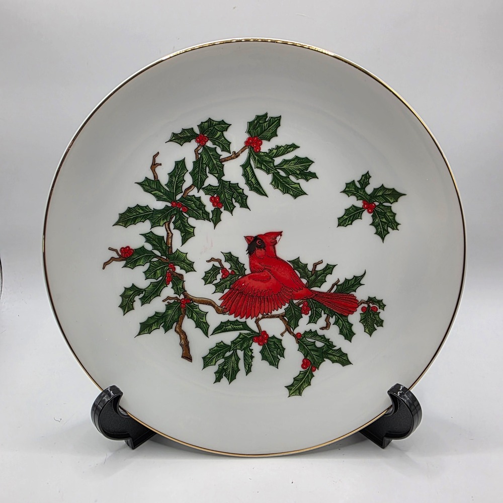 Lefton China Cardinal Holly Hand Painted Collector Plate 01061 Gold Trim Japan